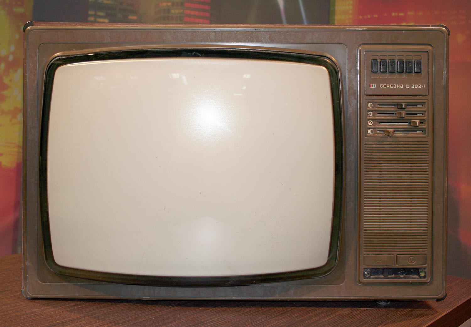 Куплю телевизор старый оскол. Телевизор Березка 202. Березка ц 202-1. Телевизор Березка цветной. Телевизор Березка ц208 кинескоп.