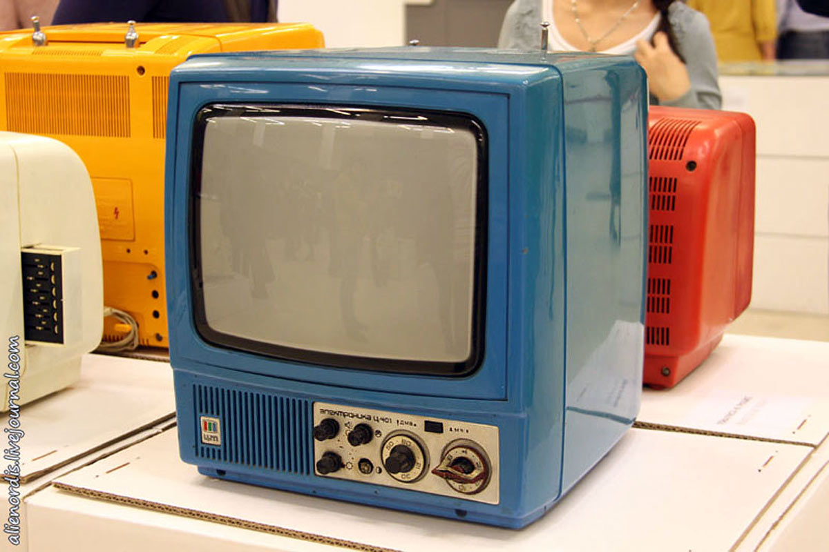 Телевизор 60 80. Телевизор электроника ц 401. Цветной телевизор электроника ц 401м. Телевизор Юность 401. "Электроника ц-401 м" (1984) телевизор.