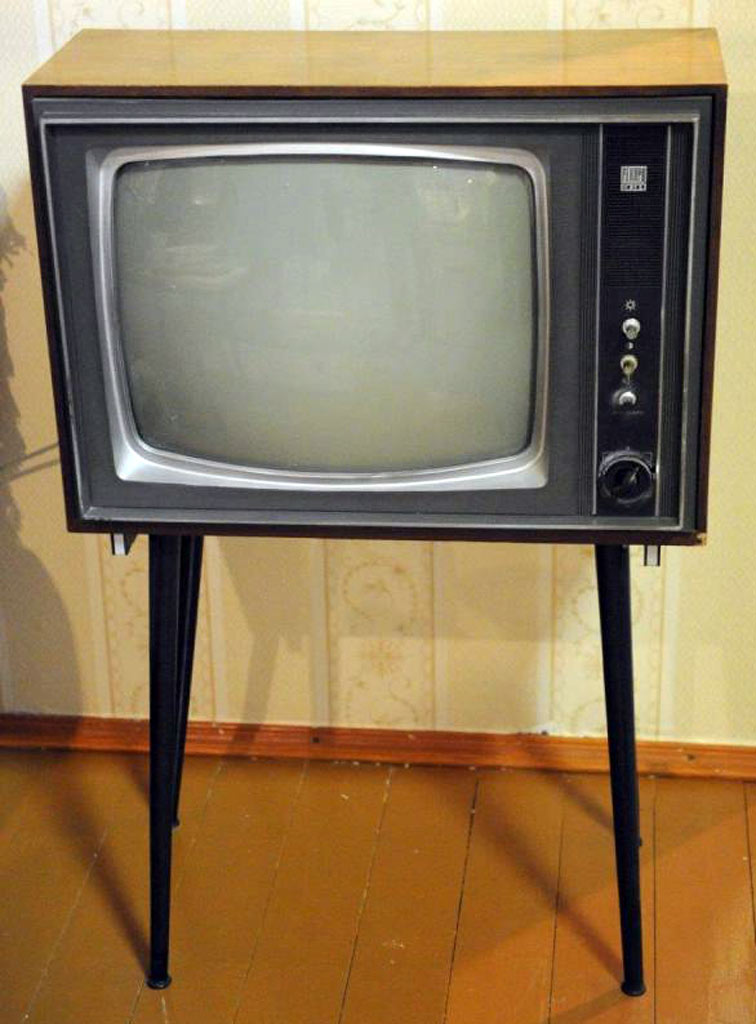 Телевизор рекорд черный. Телевизор рекорд 331. Телевизор рекорд 402. Телевизор Рубин 312. СССР телевизор рекорд ,331.