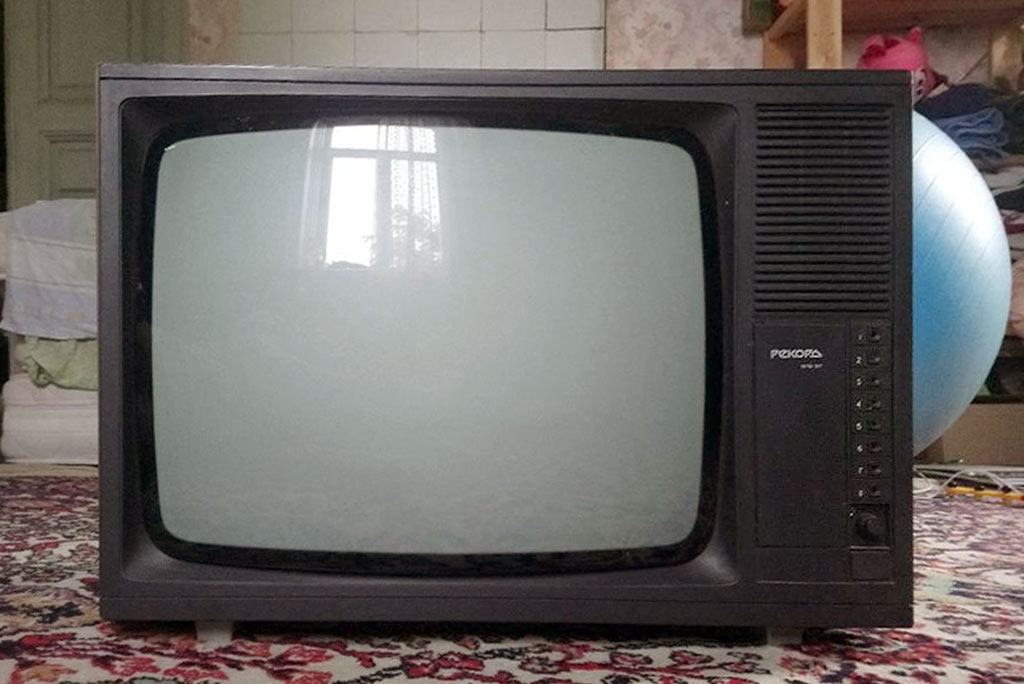 Телевизор рекорд черный. Телевизор рекорд 402. Телевизор рекорд 307. Ламповый телевизор рекорд 312. Телевизор рекорд 340.