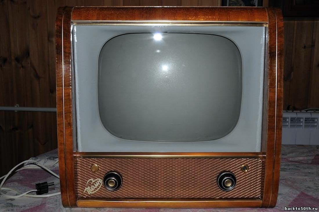 Первые советские телевизоры. Телевизор темп 3 СССР. Телевизор «темп-3» Московского радиозавода. Телевизионный приёмник янтарь 1956. Телевизор темп ц-280д.